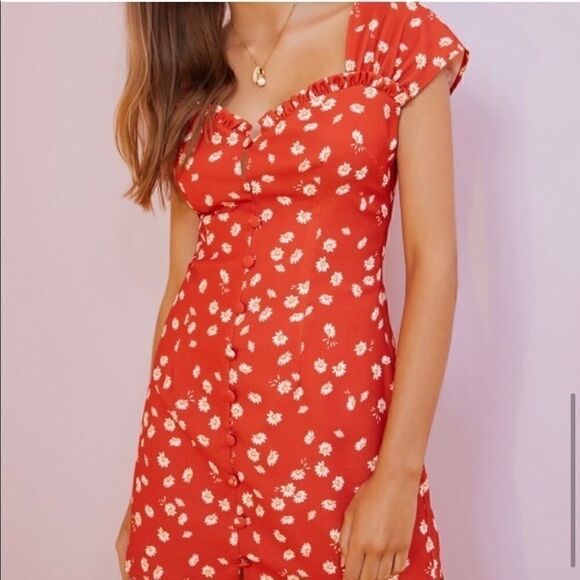 Finders Keepers Mae Mini Dress in Red Daisy - Picture 3 of 16